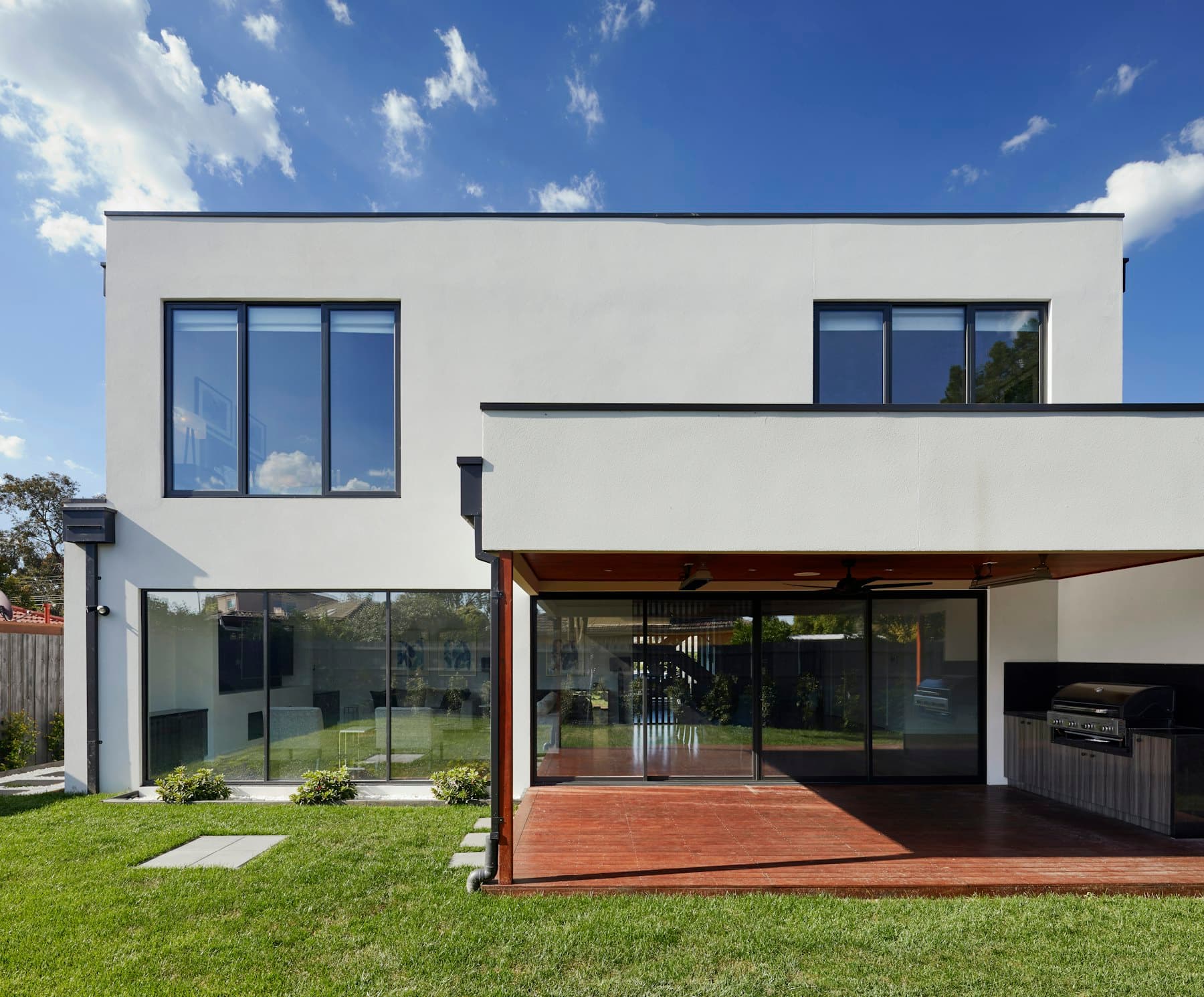 Reference house built on a neighbouring plot